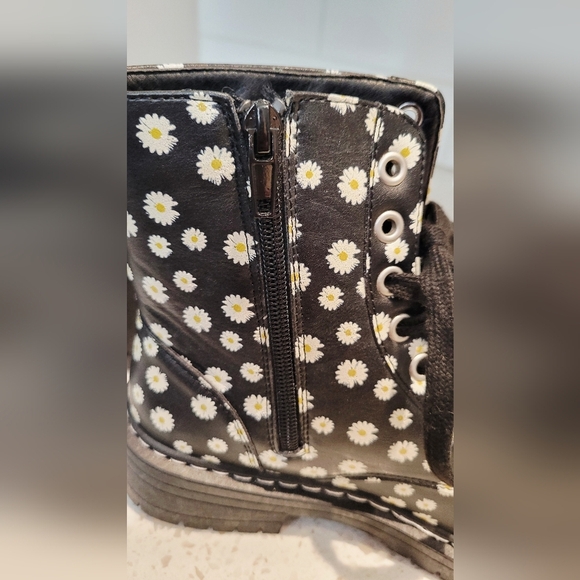 Sugar Black Daisy Print Combat Boots | Size 7 - Picture 5 of 5